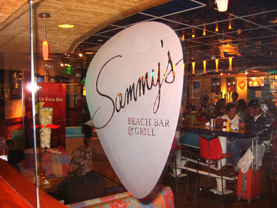 Sammy Beach Bar and Maui (Kahului Airport)